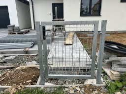 Posuvná brána a branka s 3D panely