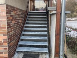 Schody k verandě, pozinkované