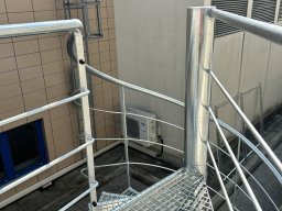 Točité schody s navazující lávkou