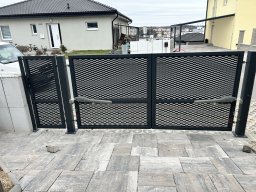 Křídlová brána a branka, tahokov